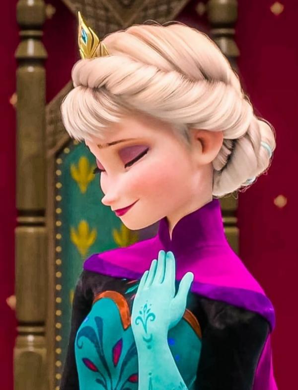  Elsa, la reine des neiges - Page 30 Queen-elsa-on-coronation-day-original